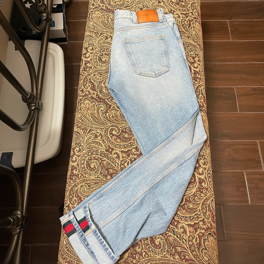 Authentic Gucci jeans slimfit size32 only tried on